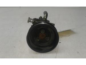 Pomp Servo van een Volkswagen Golf IV (1J1) 1.4 16V 1999