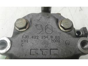 Pomp Servo van een Volkswagen Golf IV (1J1) 1.4 16V 1999