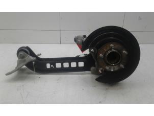 Gebruikte Fusee links-achter Opel Insignia Grand Sport 2.0 CDTI 16V Prijs € 299,00 Margeregeling aangeboden door Wessel Parts & Service B.V.