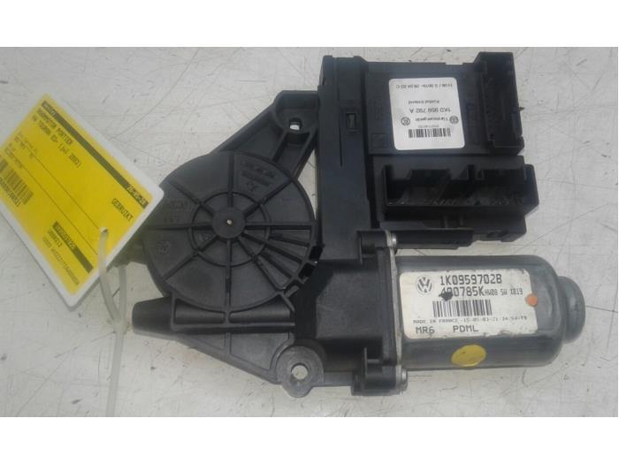 VOLKSWAGEN Touran 1 generation (2003-2015) Front Right Door Window Control Motor 1K0959702B 14723528