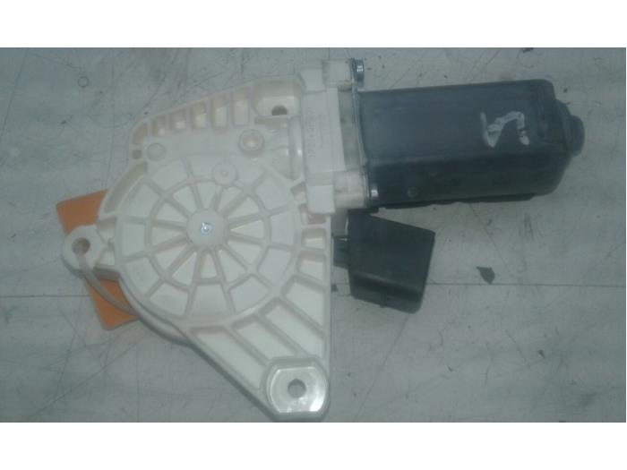 MERCEDES-BENZ CLA-Class C117 (2013-2016) Front Right Door Window Control Motor 2078200642 17339021