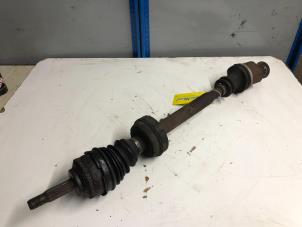 Gebruikte Aandrijfas rechts-voor Renault Megane (BA) 1.6 16V Prijs € 59,00 Margeregeling aangeboden door Wessel Parts & Service B.V.