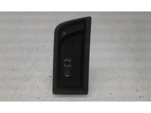 Gebruikte AUX/USB aansluiting BMW 1 serie (F20) 118d 2.0 16V Prijs € 45,00 Margeregeling aangeboden door Wessel Parts & Service B.V.