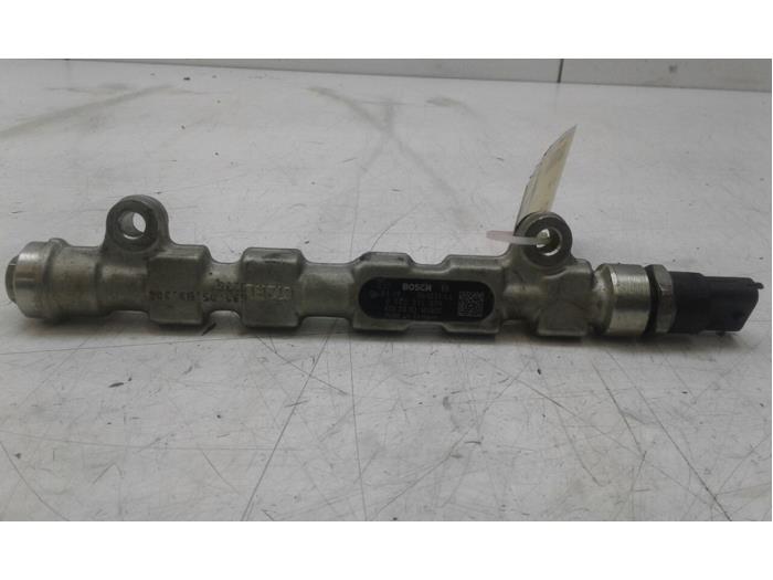 Gebruikte Injectiehuis Opel Movano Prijs € 72,45 Margeregeling aangeboden door Wessel Parts & Service B.V.