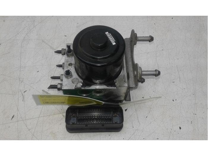 Gebruikte ABS Pomp Volkswagen Transporter T5 2.0 BiTDI DRF 4 Motion Prijs € 366,45 Margeregeling aangeboden door Wessel Parts & Service B.V.