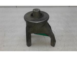 Gebruikte Motorsteun Volkswagen Transporter T5 2.0 BiTDI DRF 4 Motion Prijs € 49,00 Margeregeling aangeboden door Wessel Parts & Service B.V.