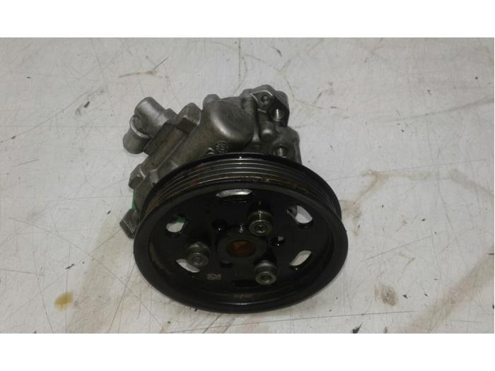 Gebruikte Pomp Servo Audi A4 (B5) 1.9 TDI Prijs € 52,50 Margeregeling aangeboden door Wessel Parts & Service B.V.