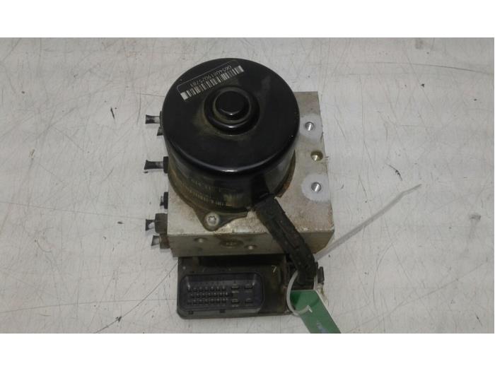 Gebruikte ABS Pomp Volkswagen Polo Prijs € 47,25 Margeregeling aangeboden door Wessel Parts & Service B.V.