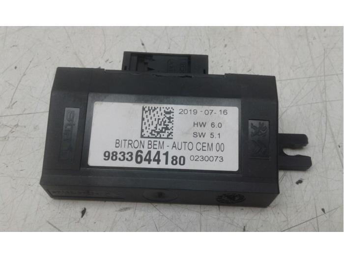 Gebruikte Computer Diversen Opel Grandland (X) 1.5 CDTI 130 Prijs € 72,45 Margeregeling aangeboden door Wessel Parts & Service B.V.