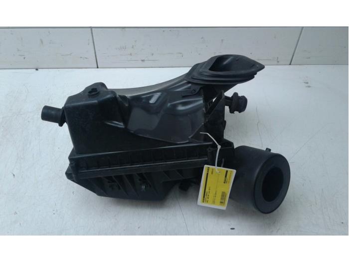 Gebruikte Luchtfilterhuis Opel Zafira Tourer (P12) 1.6 CDTI 16V Prijs € 103,95 Margeregeling aangeboden door Wessel Parts & Service B.V.