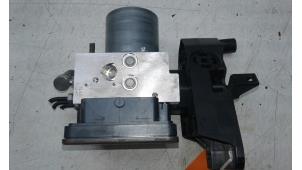 Gebruikte ABS Pomp Mercedes S (222.0/222.1) 3.5 S-400 Hybrid 24V Prijs op aanvraag aangeboden door Wessel Parts & Service B.V.