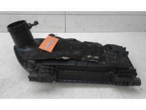Gebruikte Luchtfilterhuis Mercedes S (222.0/222.1) 3.5 S-400 Hybrid 24V Prijs € 175,00 Margeregeling aangeboden door Wessel Parts & Service B.V.