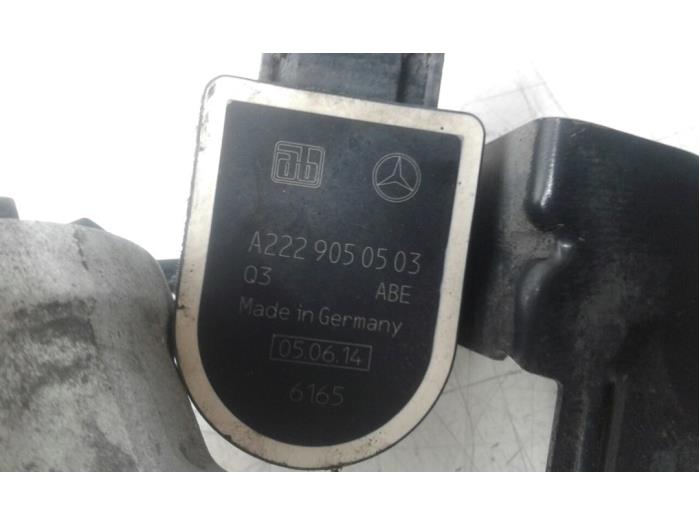 Draagarm links-voor van een Mercedes-Benz S (W222/V222/X222) 3.5 S-400 Hybrid 24V 2014