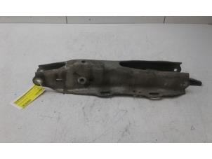 Gebruikte Triangel rechts-achter Mercedes S (222.0/222.1) 3.5 S-400 Hybrid 24V Prijs € 75,00 Margeregeling aangeboden door Wessel Parts & Service B.V.