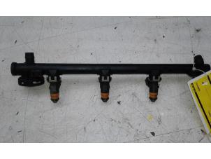 Gebruikte Injectiehuis Renault Megane Break/Grandtour (KA) 1.6 16V RXE,RXT Prijs € 55,00 Margeregeling aangeboden door Wessel Parts & Service B.V.