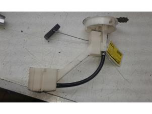 Gebruikte Tank element Pomp Volkswagen Passat Variant (3B5) 1.9 TDI 110 Prijs € 49,00 Margeregeling aangeboden door Wessel Parts & Service B.V.