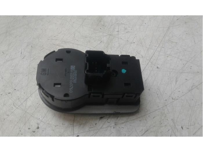 OPEL Astra K (2015-2021) Headlight Switch Control Unit 39050760 17334631