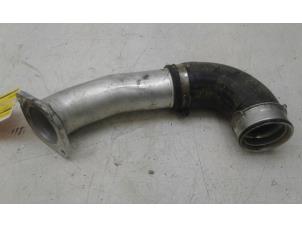 Gebruikte Intercooler Buis Mercedes GLC (X253) 3.0 350d V6 24V 4-Matic Prijs € 49,00 Margeregeling aangeboden door Wessel Parts & Service B.V.