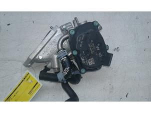 Gebruikte Gasklephuis Volkswagen T-Roc I 2.0 TDI 150 16V Prijs € 69,00 Margeregeling aangeboden door Wessel Parts & Service B.V.