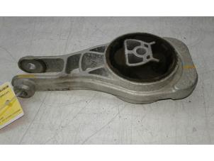 Gebruikte Motorsteun Opel Mokka X Prijs € 35,00 Margeregeling aangeboden door Wessel Parts & Service B.V.