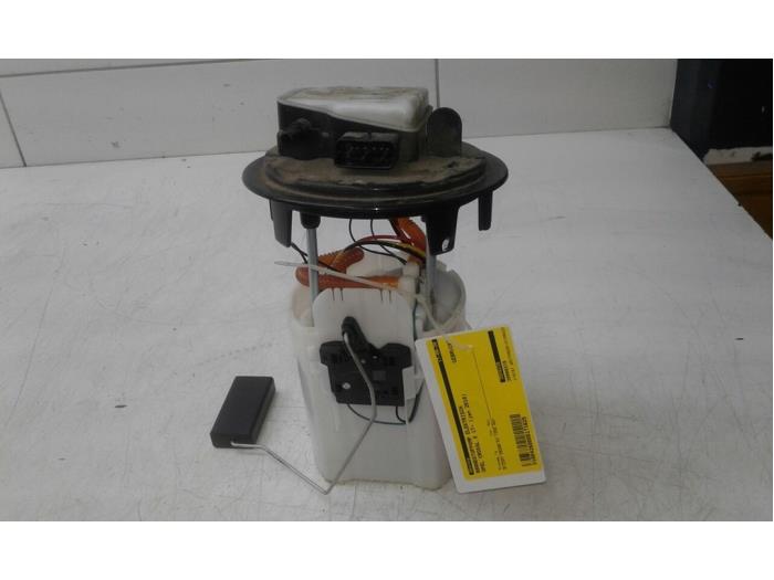 Gebruikte Brandstofpomp Elektrisch Opel Crossland (X) 1.2 Turbo 12V Euro 6 Prijs € 131,25 Margeregeling aangeboden door Wessel Parts & Service B.V.