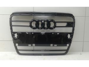 Nieuwe Grille Audi A6 (C6) 2.0 TDI 16V Prijs € 119,79 Inclusief btw aangeboden door Wessel Parts & Service B.V.