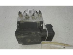 Gebruikte ABS Pomp Opel Astra J Sports Tourer (PD8/PE8/PF8) 1.6 CDTI 16V Prijs € 149,00 Margeregeling aangeboden door Wessel Parts & Service B.V.