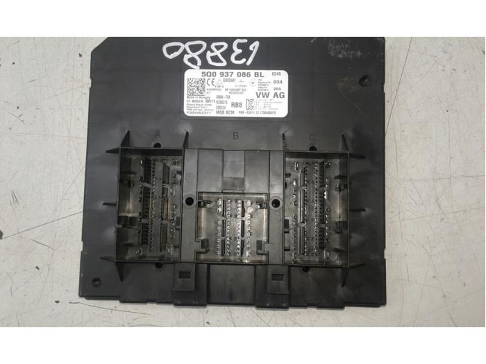 Gebruikte Module Bodycontrol Volkswagen Touran (5T1) 1.6 TDI SCR BlueMotion Technology Prijs € 135,45 Margeregeling aangeboden door Wessel Parts & Service B.V.