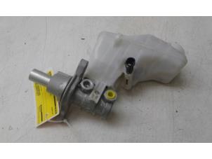 Gebruikte Hoofdremcilinder Opel Corsa E 1.4 16V Bi-Fuel Prijs op aanvraag aangeboden door Wessel Parts & Service B.V.