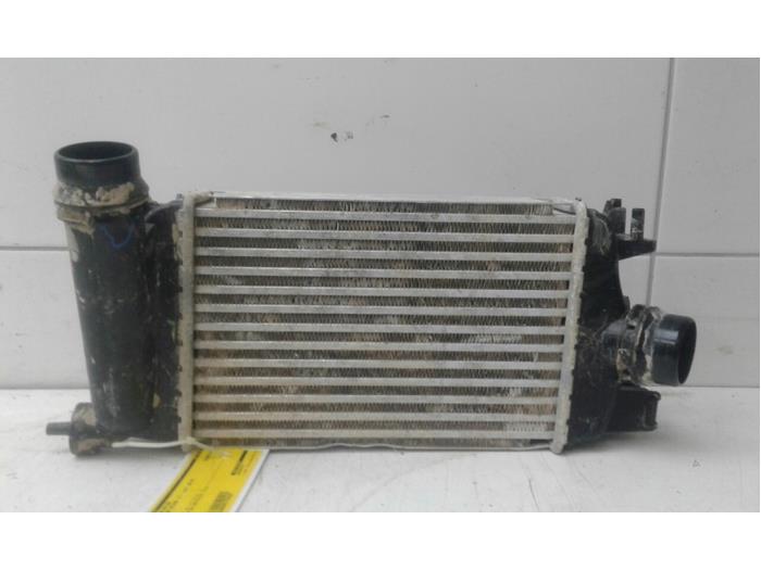 Gebruikte Intercooler Nissan Micra (K14) 1.0 IG-T 100 Prijs € 47,25 Margeregeling aangeboden door Wessel Parts & Service B.V.
