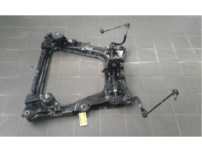 Gebruikte Subframe Nissan Leaf (ZE1) Prijs € 418,95 Margeregeling aangeboden door Wessel Parts & Service B.V.