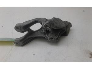 Gebruikte Motorsteun Audi Q5 (8RB) 2.0 TDI 16V Quattro Prijs € 59,00 Margeregeling aangeboden door Wessel Parts & Service B.V.