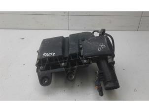 Gebruikte Luchtfilterhuis Opel Combo Life/Tour 1.5 CDTI 130 Prijs € 79,00 Margeregeling aangeboden door Wessel Parts & Service B.V.