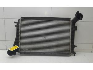 Gebruikte Intercooler Volkswagen Passat Variant (3C5) 2.0 TDI 140 Prijs € 69,00 Margeregeling aangeboden door Wessel Parts & Service B.V.