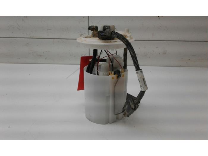 Gebruikte Tank element Pomp Opel Corsa E 1.4 16V Prijs € 61,95 Margeregeling aangeboden door Wessel Parts & Service B.V.
