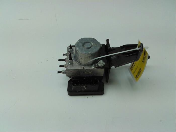 Gebruikte ABS Pomp Nissan Micra (K14) 1.0 IG-T 100 Prijs € 103,95 Margeregeling aangeboden door Wessel Parts & Service B.V.
