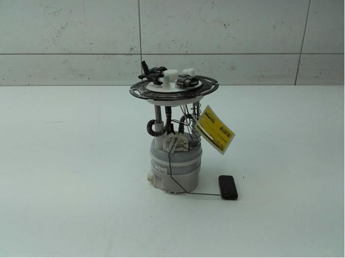 Gebruikte Brandstofpomp Elektrisch Nissan Micra (K14) 1.0 IG-T 100 Prijs € 93,45 Margeregeling aangeboden door Wessel Parts & Service B.V.