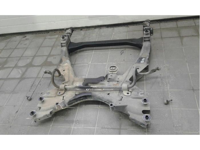 Gebruikte Subframe Mercedes Vito (447.6) 1.6 111 CDI 16V Prijs € 366,45 Margeregeling aangeboden door Wessel Parts & Service B.V.