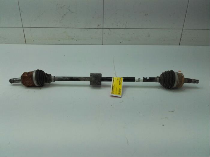 Gebruikte Aandrijfas rechts-voor Opel Corsa E 1.4 16V Prijs € 31,50 Margeregeling aangeboden door Wessel Parts & Service B.V.