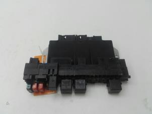 Gebruikte Zekeringkast Mercedes S (W220) 5.5 S-55 AMG V8 24V Prijs € 49,00 Margeregeling aangeboden door Wessel Parts & Service B.V.