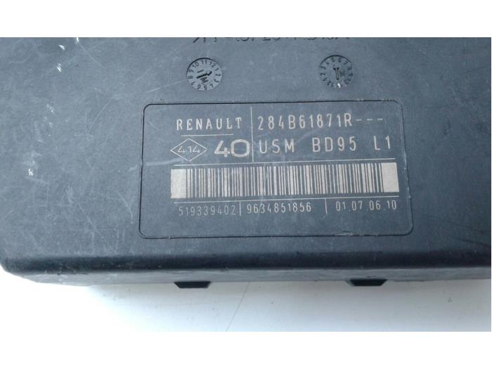 RENAULT Megane 3 generation (2008-2020) Fuse Box 284B61871R 14721800