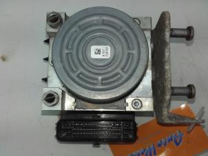 Gebruikte ABS Pomp Mercedes C Estate (S205) C-200 BlueTEC, C-200 d 1.6 16V Prijs € 225,00 Margeregeling aangeboden door Wessel Parts & Service B.V.