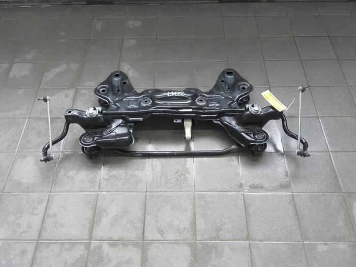 Gebruikte Subframe Peugeot 2008 (CU) 1.2 Vti 12V PureTech 82 Prijs € 103,95 Margeregeling aangeboden door Wessel Parts & Service B.V.