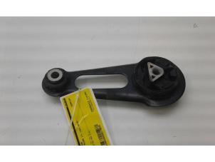 Gebruikte Motorsteun Nissan Micra (K14) 1.0 IG-T 100 Prijs € 39,00 Margeregeling aangeboden door Wessel Parts & Service B.V.