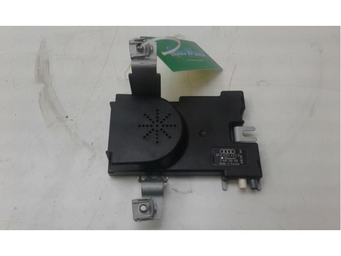 AUDI A3 8P (2003-2013) Bootlid Antenna Amplifier 2048702789 14723797