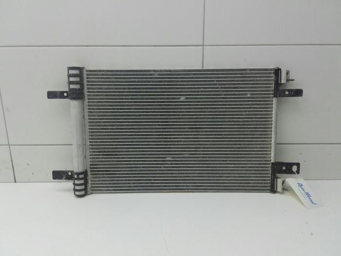 Gebruikte Radiateur Airco Peugeot Rifter (ER/EC/EZ) 1.2 PureTech 110 Prijs € 72,45 Margeregeling aangeboden door Wessel Parts & Service B.V.