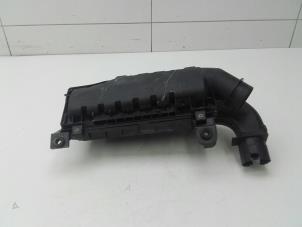Gebruikte Luchtfilterhuis Peugeot Rifter (ER/EC/EZ) 1.2 PureTech 110 Prijs € 50,00 Margeregeling aangeboden door Wessel Parts & Service B.V.