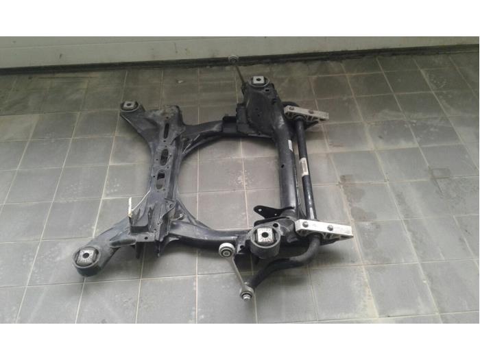 Gebruikte Subframe Porsche Cayenne (9PA) 4.8 V8 32V GTS Prijs € 418,95 Margeregeling aangeboden door Wessel Parts & Service B.V.