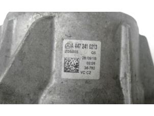 Motorrubber van een Mercedes-Benz V (447.8) 2.1 220 CDI, 220 d 16V 2016