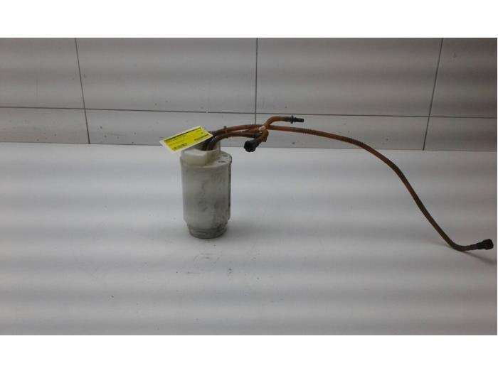 Gebruikte Tank element Pomp Porsche Cayenne (9PA) 4.8 V8 32V GTS Prijs € 94,50 Margeregeling aangeboden door Wessel Parts & Service B.V.